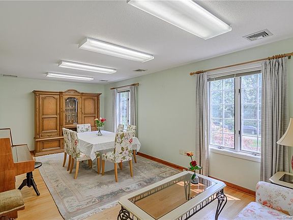 5th image of 144 Munn Rd #A