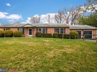 8574 Mountainview Ave, Marshall, VA 20115