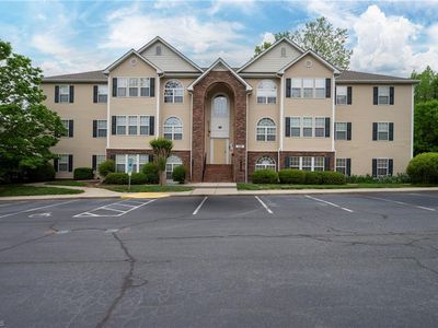 2011 Salem Bluff Dr, Winston Salem, NC, 27127