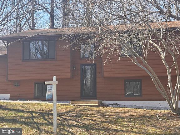 3rd image of 3160 Rolling Rd