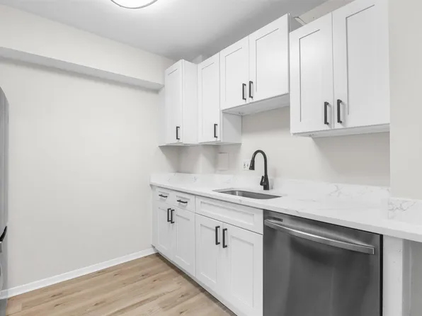 5410 Connecticut Ave NW APT 403, Washington, DC 20015