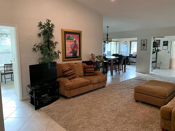 3rd image of 2754 Begonia Ct