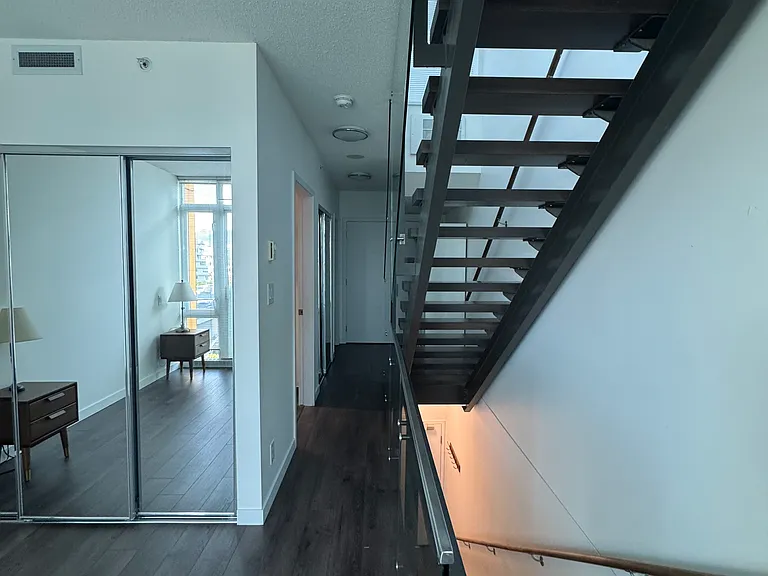 522 W 8th Ave #208 — Photo 15