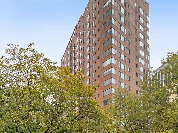 2nd image of 3100 N Lake Shore Dr APT 504