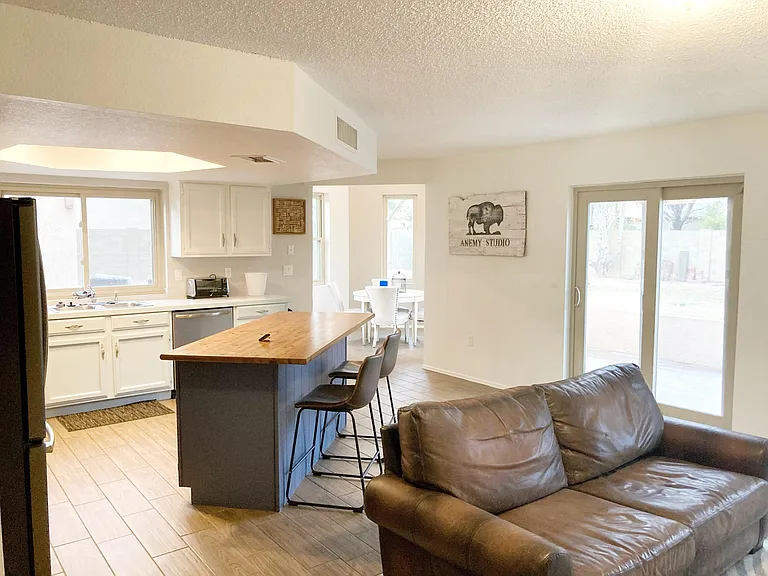 2142 E Woodman Dr — Photo 4