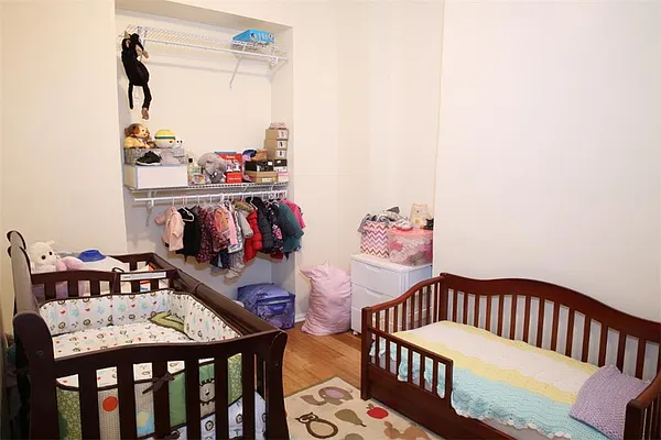 Sold by R New York | media 9