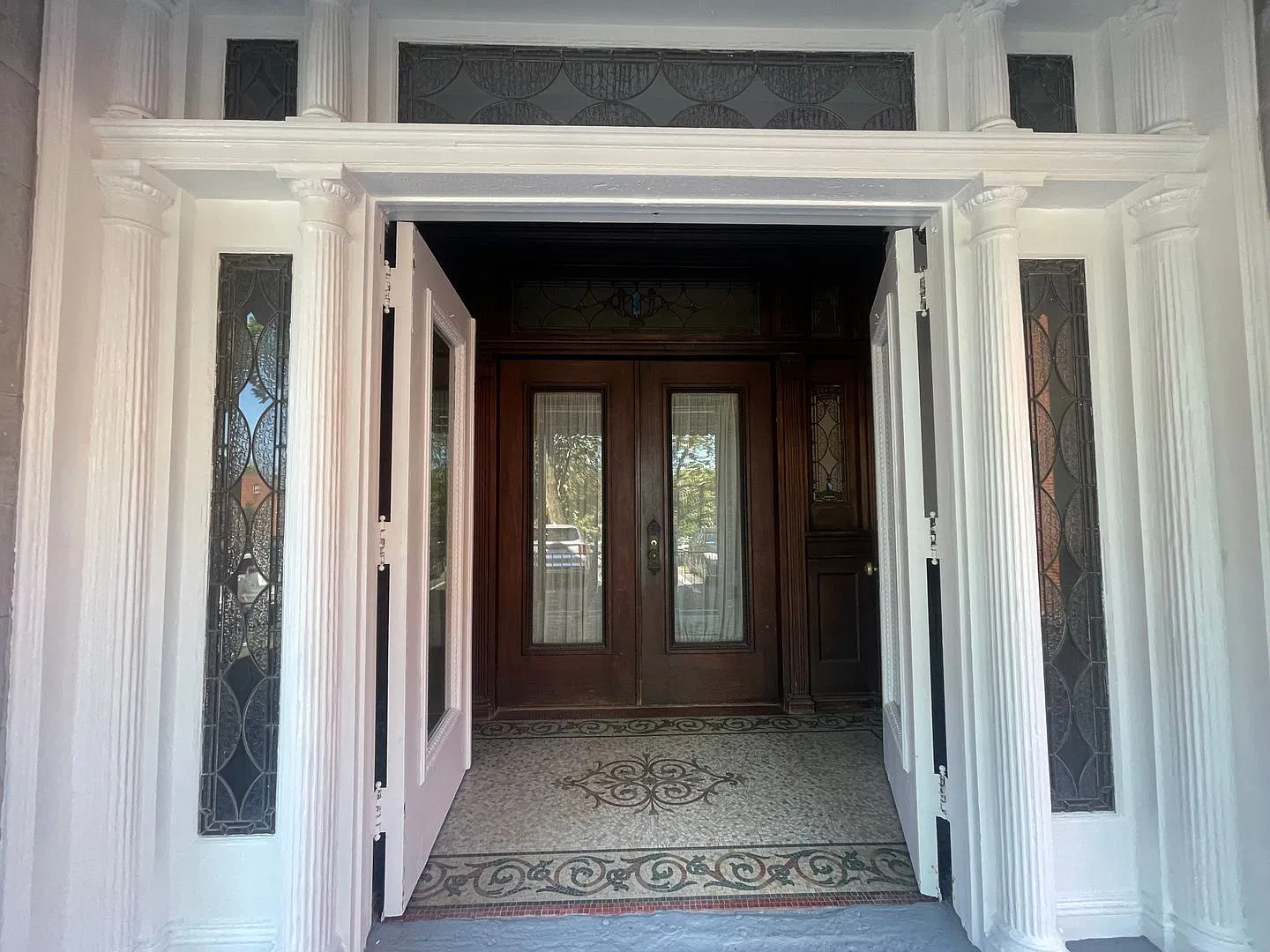 5336 Fifth Avenue — Photo 2
