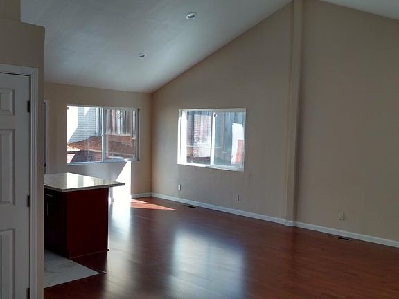 4th image of 4912 Snow Dr