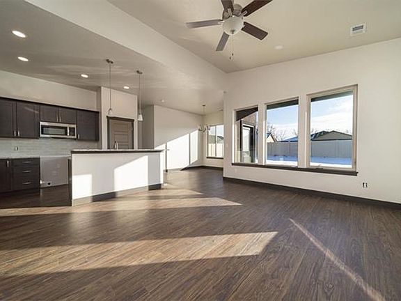 4th image of 2469 Apex Ave #B