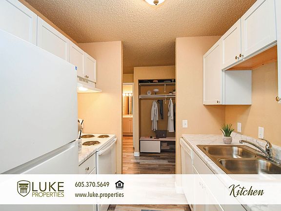 3rd image of 405 S Sycamore Ave #11-203