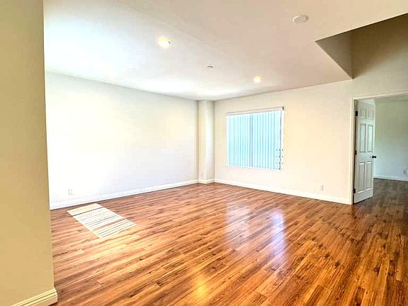 3rd image of 1141 N Columbus Ave #3303