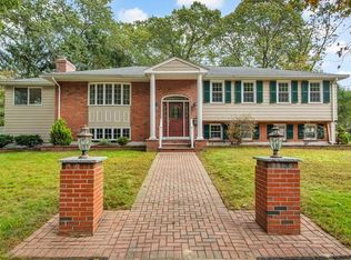 8 Phinney Rd, Lexington, MA 02421