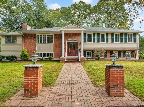 8 Phinney Rd, Lexington, MA 02421