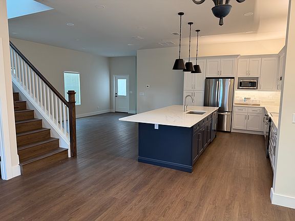4th image of 59 Weeden St