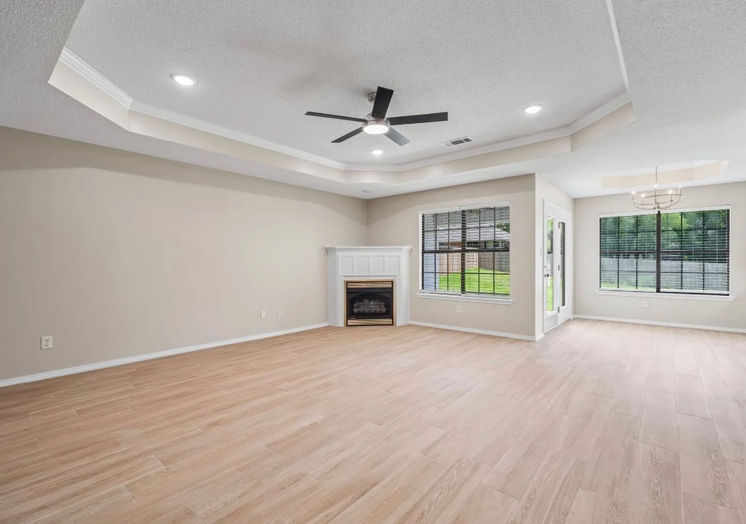 Newly Remodeled 3 Bedroom, 2 Bath Home with Garage and Fenced in Yard — Photo 3