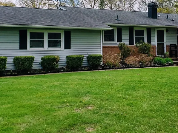 661 Sunnyside Rd, Vermilion, OH 44089