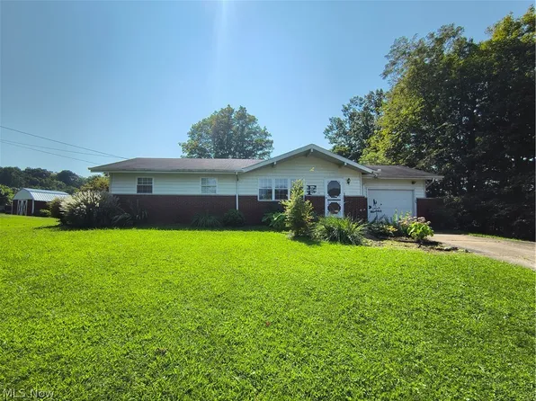 1380 Mount Tom Rd, Marietta, OH 45750