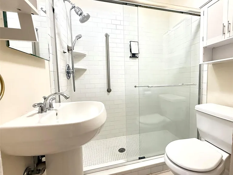 38 Sammis St — Photo 10