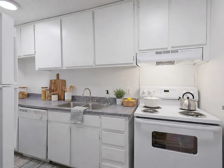 Hampton Hall | Comfort, Convenience, & Community All In One — Photo 281