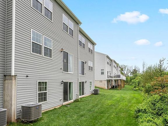 4th image of 60 Fonthill Ct