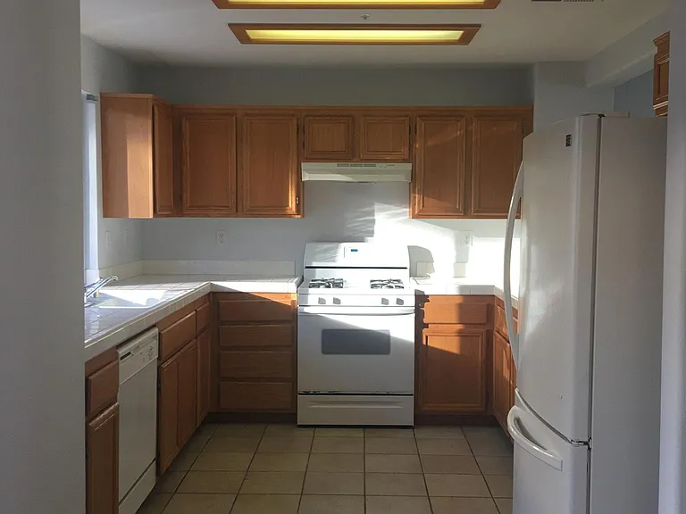 10340 Wateridge Cir — Photo 13