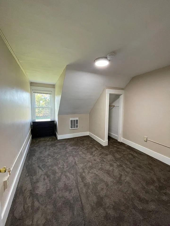 Studio, 1500 sqft, $650 — Photo 2