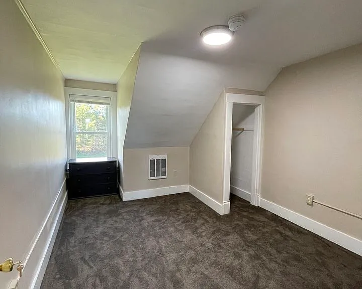 451 Vail Dr — Photo 2