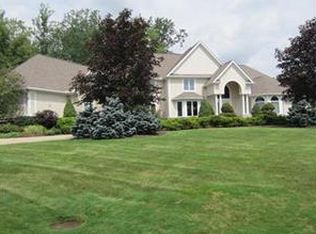 438 Berwick Cir, Aurora, OH 44202