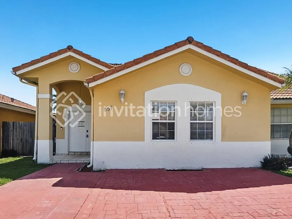 957 NW 128th Pl