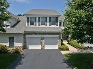 18 Westgate Dr, Annandale, NJ 08801