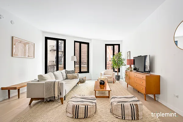 Sold by Triplemint | media 2