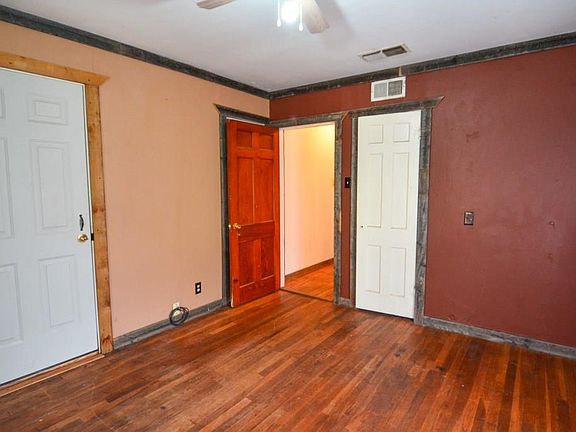 5th image of 1075 W Shirley St