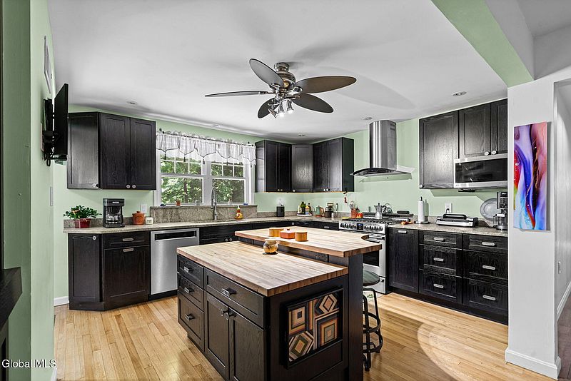 5th image of 102 Marson Avenue
