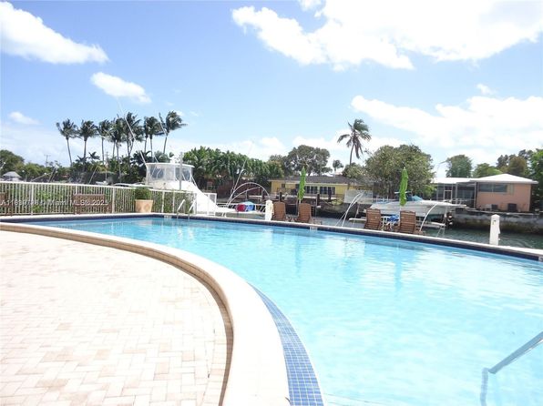 2020 NE 135th St APT 302