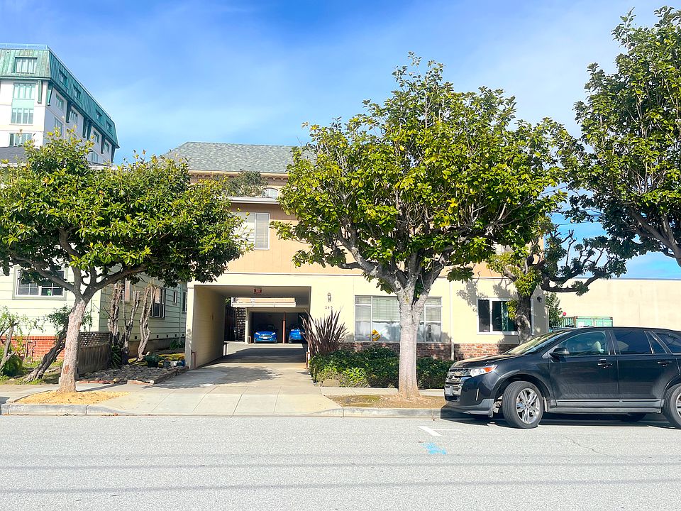Street View of Apt Building