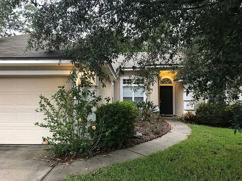 1st image of 2866 Coachman Lakes Dr