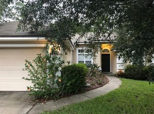 2866 Coachman Lakes Dr, Jacksonville, FL 32246