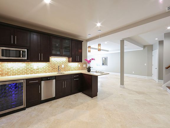 Fully Appointed Wet Bar