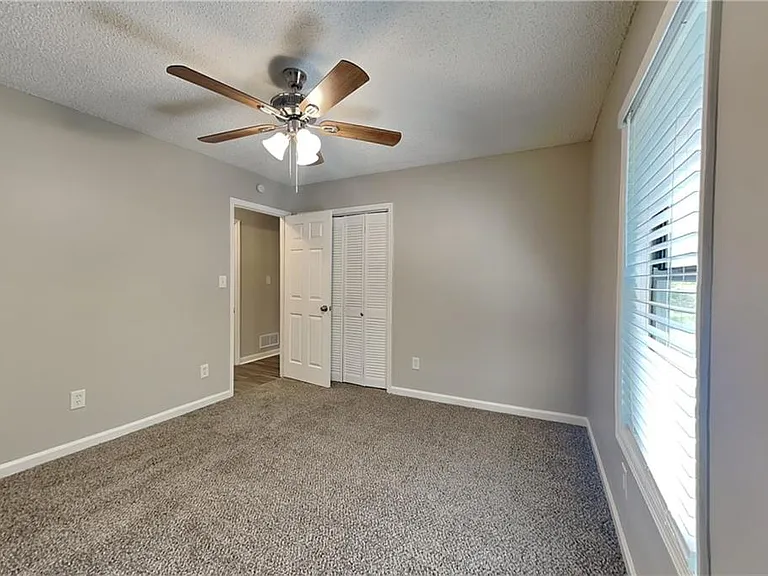 4523 Hickory Grove Dr NW — Photo 12