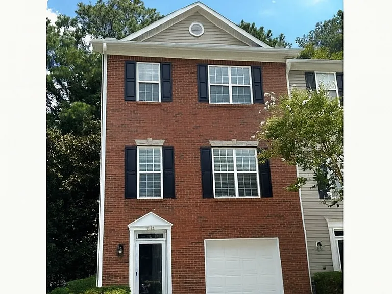 2327 Beaver Falls Dr — Photo 1