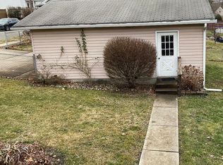 1206 Outlook St, Natrona Heights, PA 15065