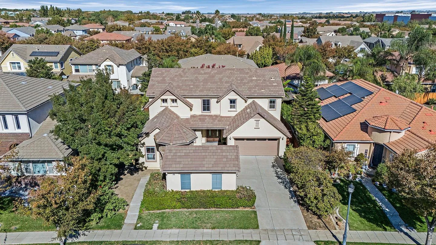 535 Sullivan Way photo 1