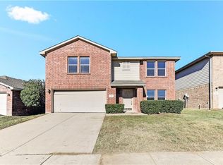 716 Hidden Point Dr, Fort Worth, TX 76120