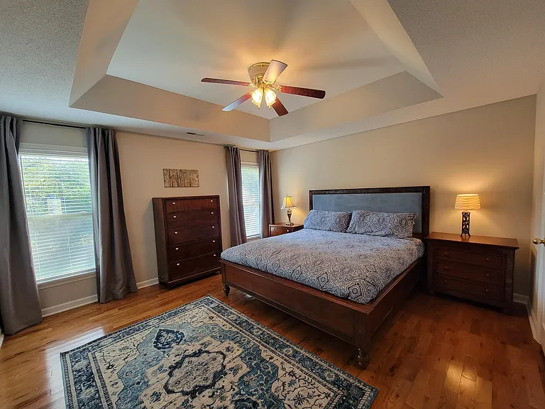 485 Marion Dr — Photo 3
