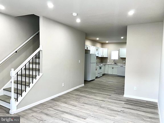 3rd image of 2203 N Pine St