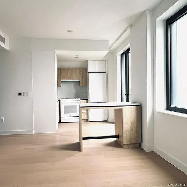 Studio, 1.0 bath, 498 sqft, $2,200 — Photo 4