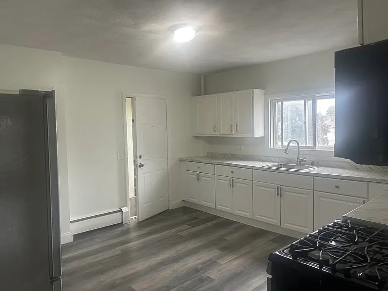 111 Knowles St #2 — Photo 5