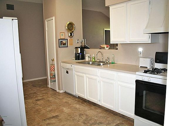 5th image of 8143 Solana Dr