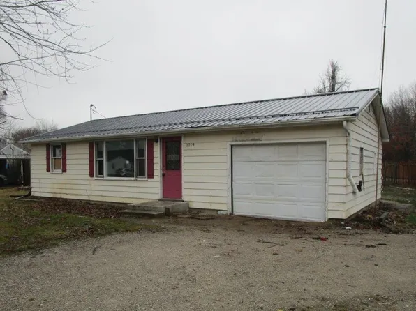 1219 Bibler Ave, Winona Lake, IN 46590