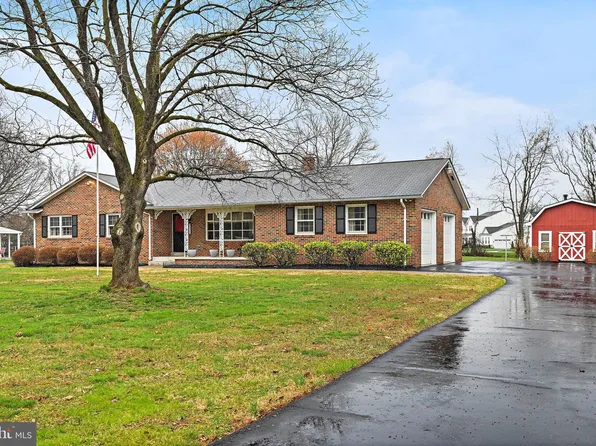 1398 S King St, Leesburg, VA 20175